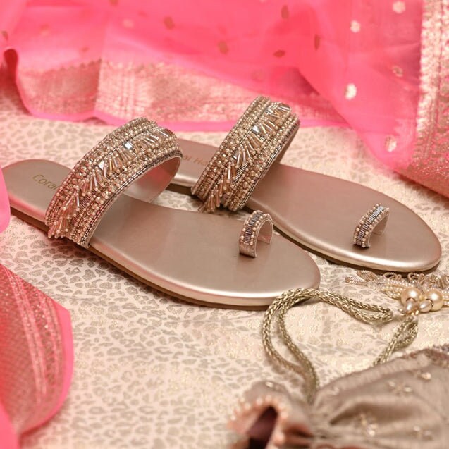 Hand Embroideed Kolhapuris | handmade genuine leather punjabi jutti/ khussa/ mojari/ flats/ bridal shoes/ slides