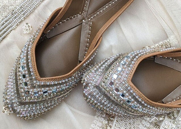 Silver silk base juttis - handmade genuine leather punjabi jutti/khussa/mojari/flats/bridal shoes