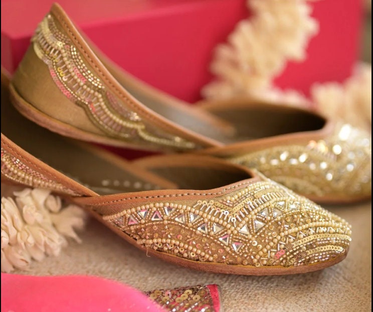 Gold juttis- handmade genuine punjabi jutti/khussa/mojari/flats/bridal shoes