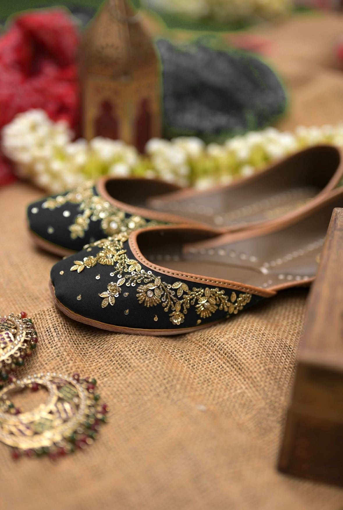 Zardozi Black juttis | handmade genuine leather punjabi jutti/khussa/mojari/flats/bridal shoes