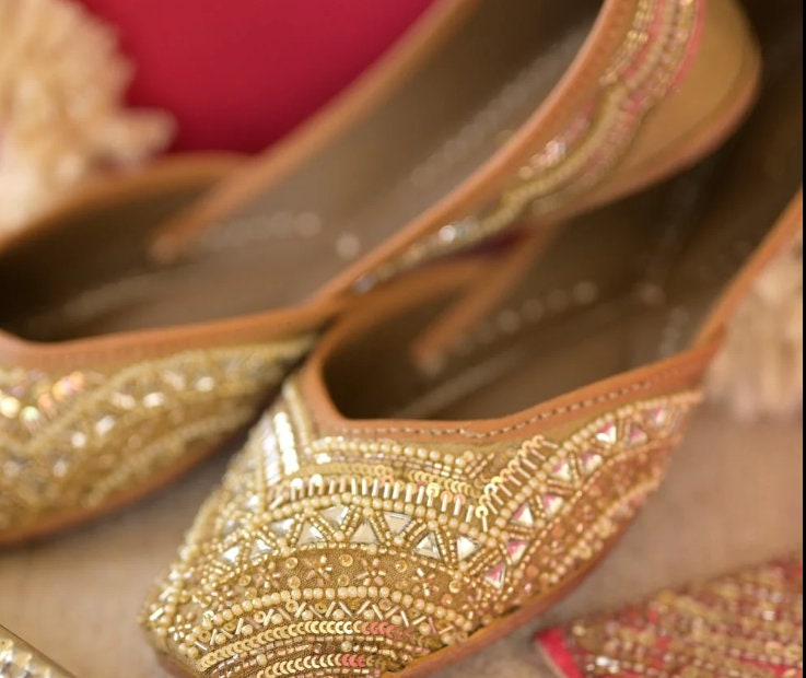 Gold juttis- handmade genuine punjabi jutti/khussa/mojari/flats/bridal shoes