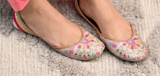 Multicolored floral jutti | handmade genuine leather punjabi jutti/khussa/mojari/flats/bridal shoes