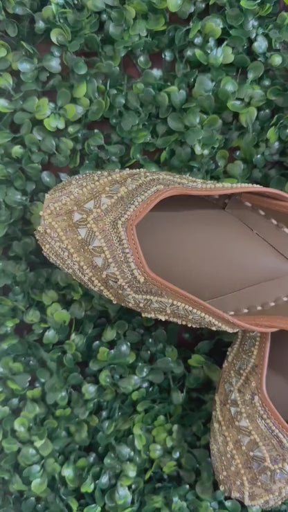 Gold juttis- handmade genuine punjabi jutti/khussa/mojari/flats/bridal shoes